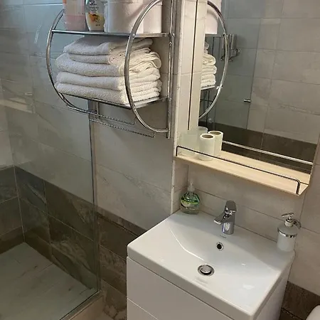 Andi Apartment *